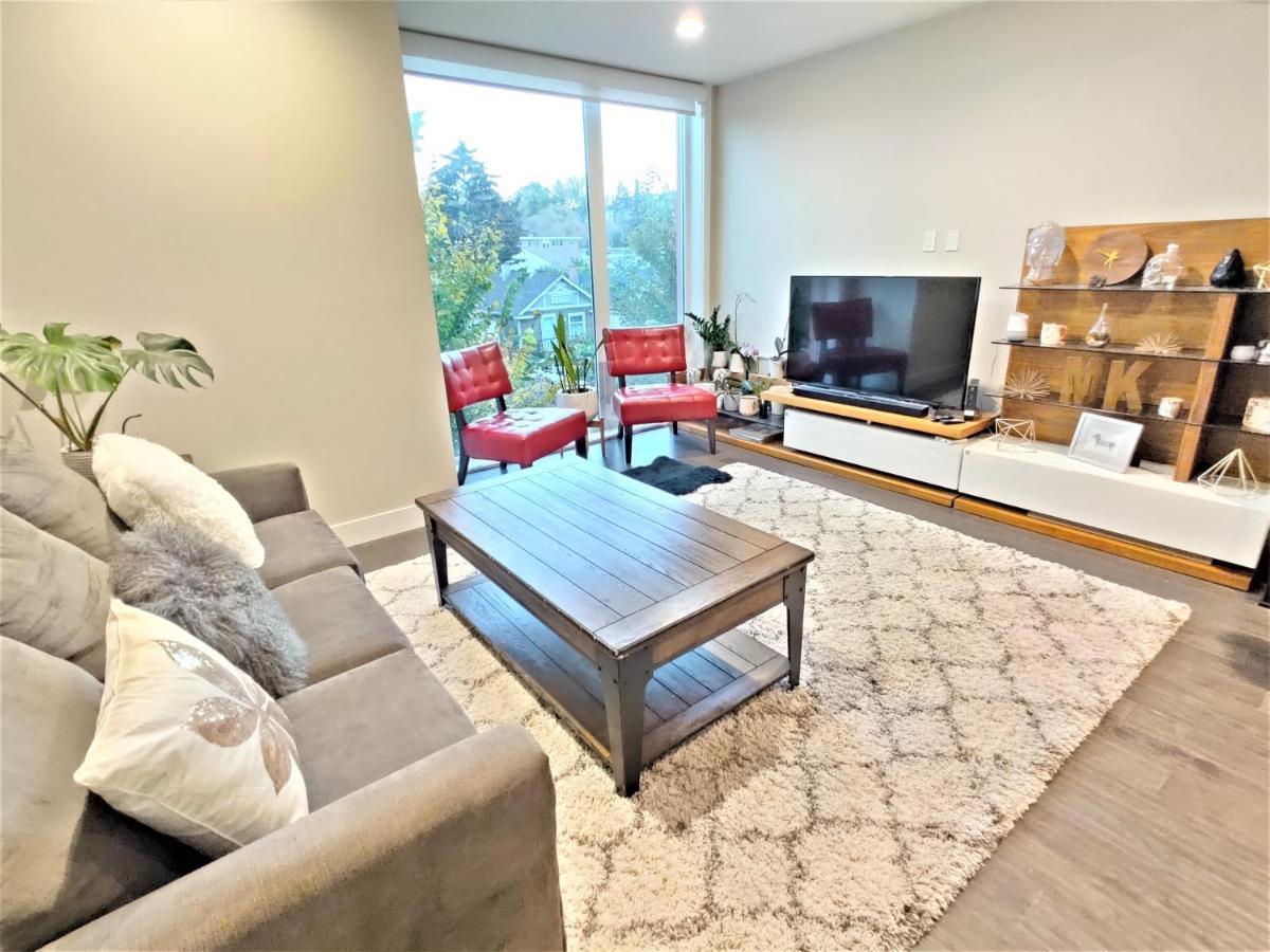 Monki Di Executive Suites: Luxury City Home with Rooftop Patio Calgary Exterior photo