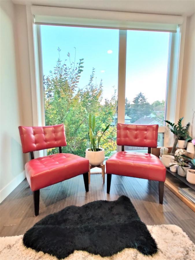 Monki Di Executive Suites: Luxury City Home with Rooftop Patio Calgary Exterior photo