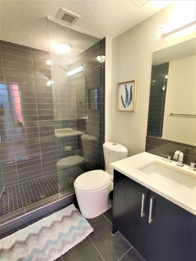 Monki Di Executive Suites: Luxury City Home with Rooftop Patio Calgary Exterior photo