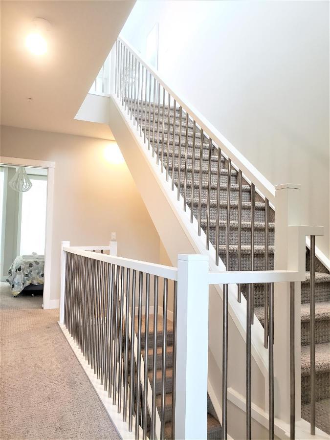 Monki Di Executive Suites: Luxury City Home with Rooftop Patio Calgary Exterior photo