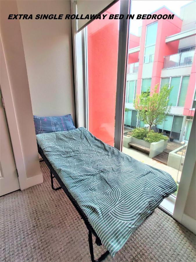 Monki Di Executive Suites: Luxury City Home with Rooftop Patio Calgary Exterior photo
